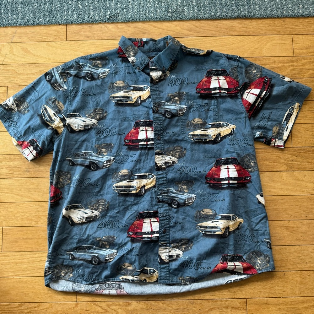 Vintage men’s car shirt